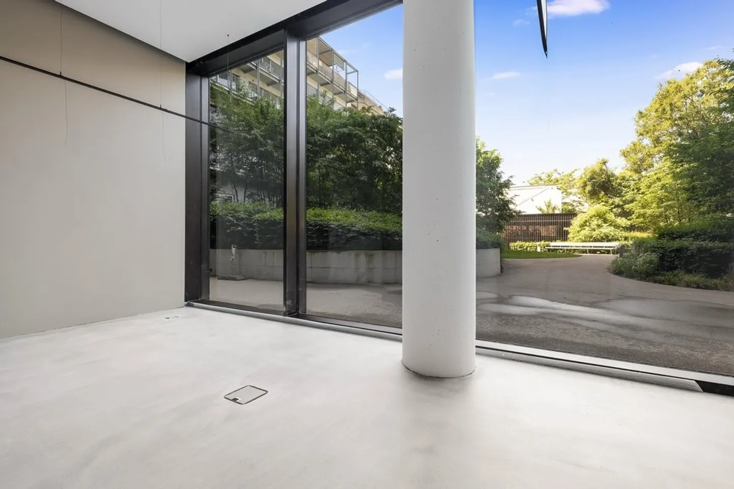 Representative Luxury Space in Claraturm - Photo 7 of 12