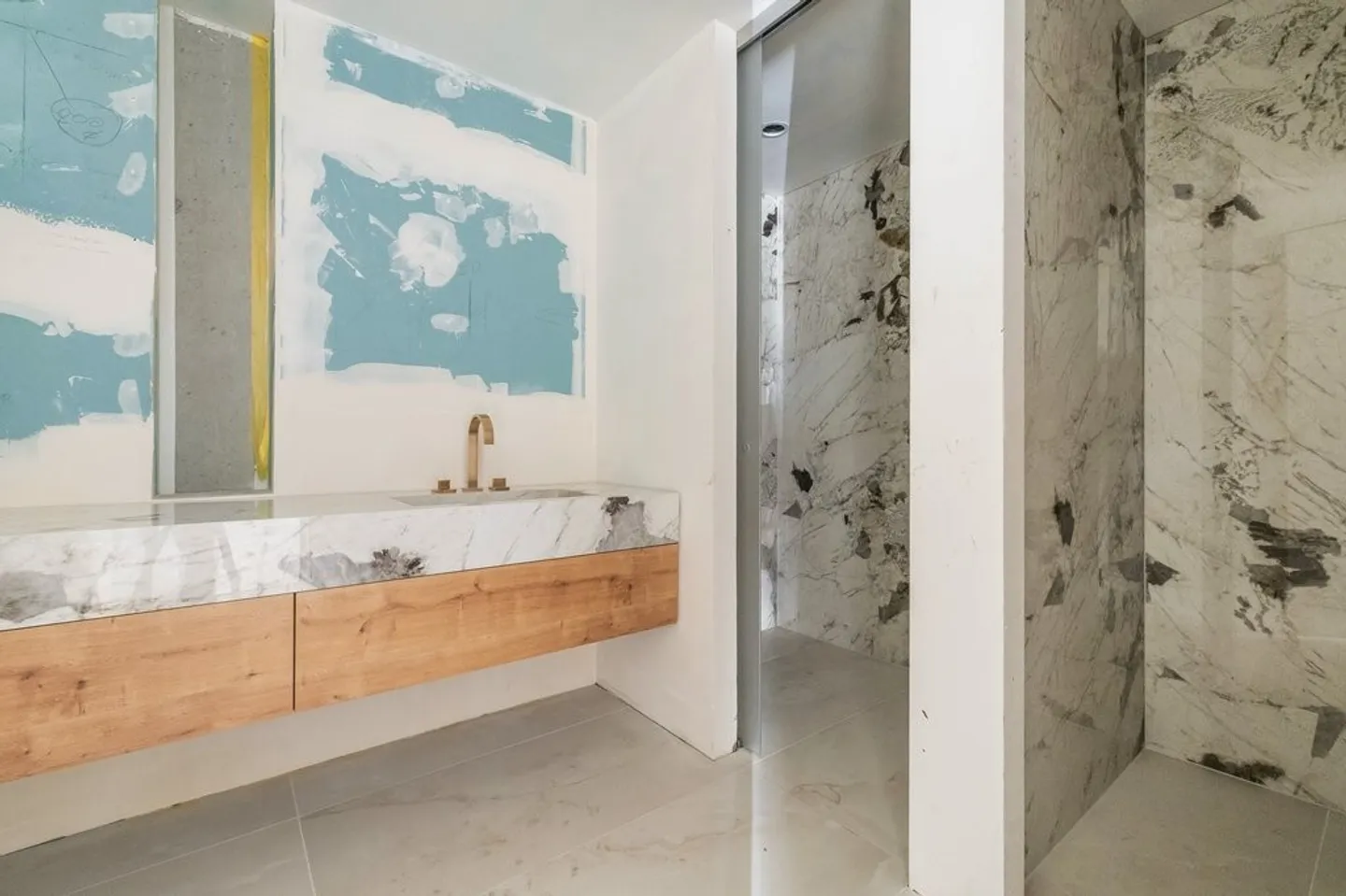 Representative Luxury Space in Claraturm - Photo 10 of 12