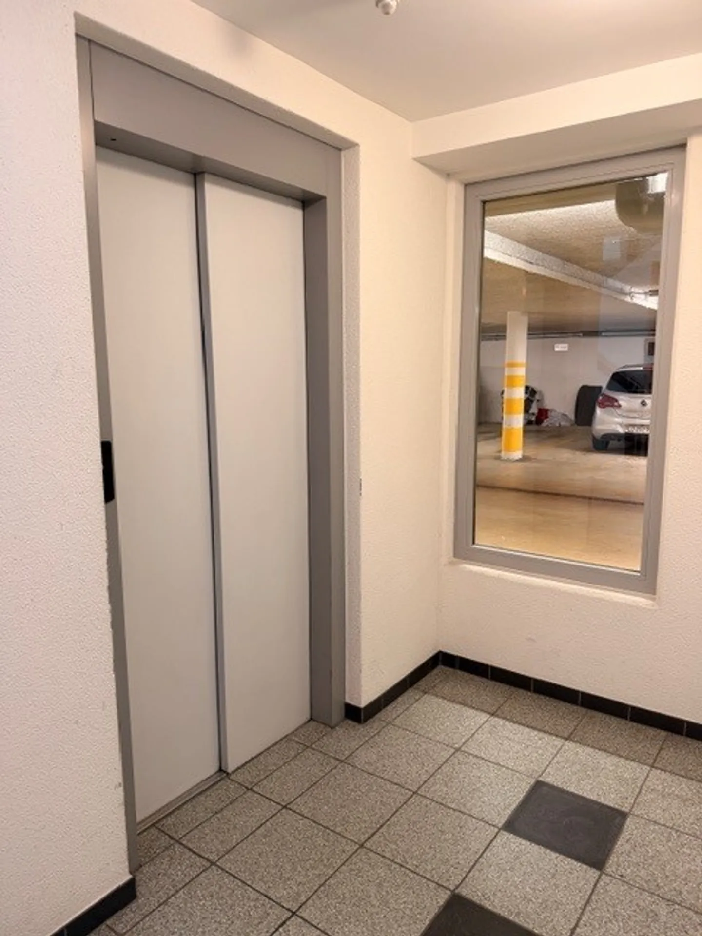 Central in Sursee - Versatile Commercial Space - Photo 11 of 13
