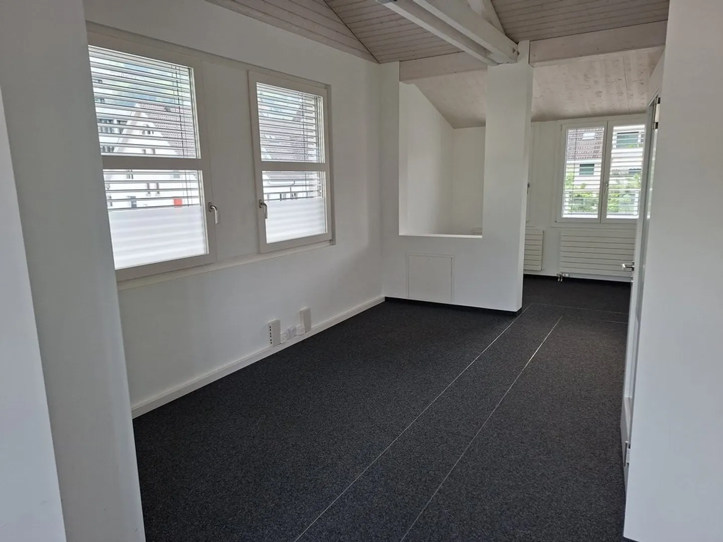 We are renting out an office space of approx. 273 m2 as of April 1, 2027 - Photo 4 of 12
