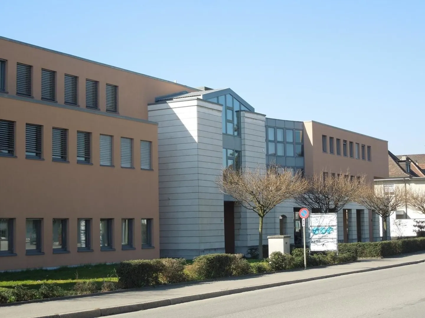 Zentral gelegenes Büro für KMUs - Foto 1 von 9
