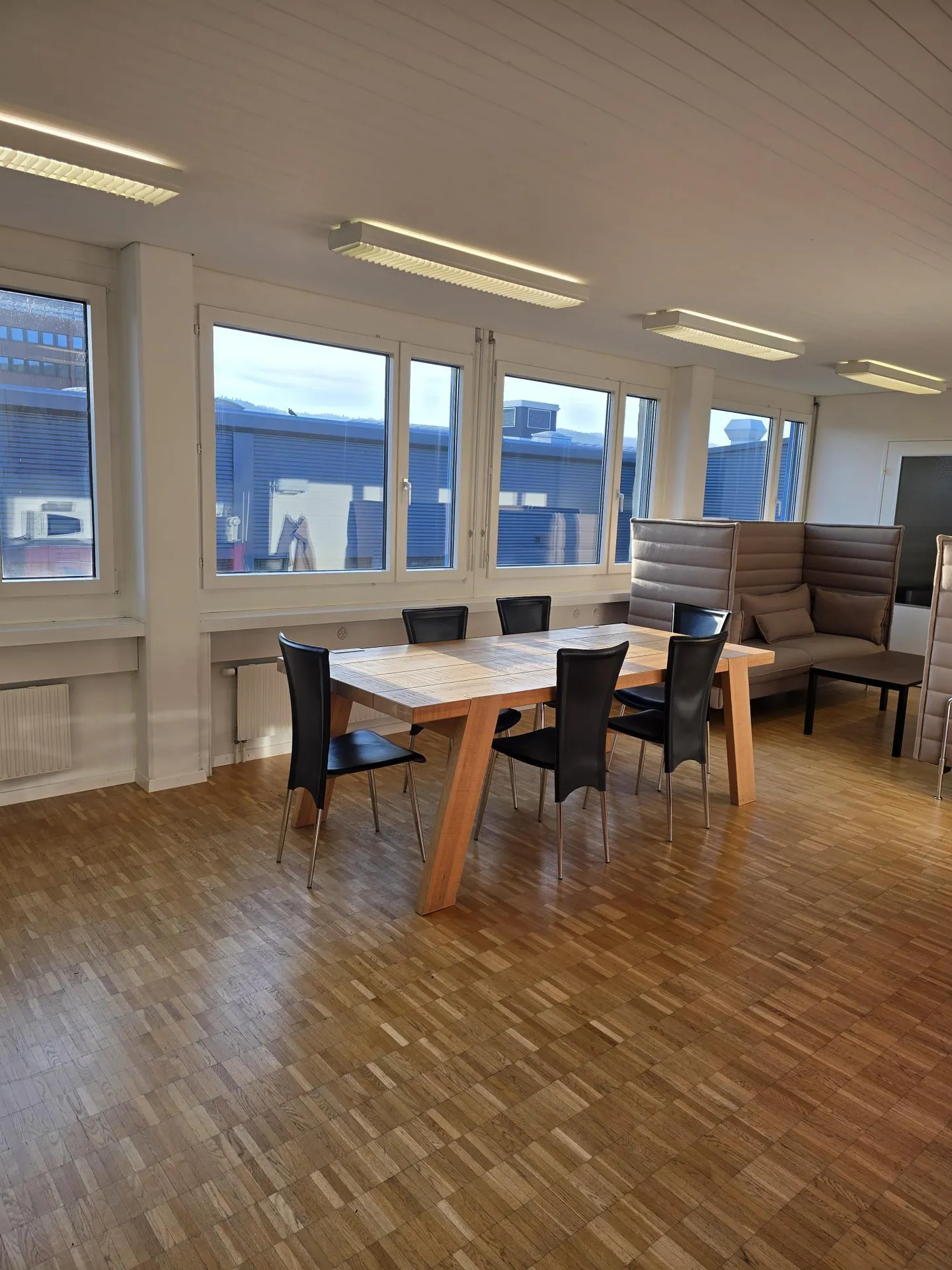 Uffici luminosi in una posizione privilegiata - benvenuti nel quartiere Silbern! - Foto 3 di 9
