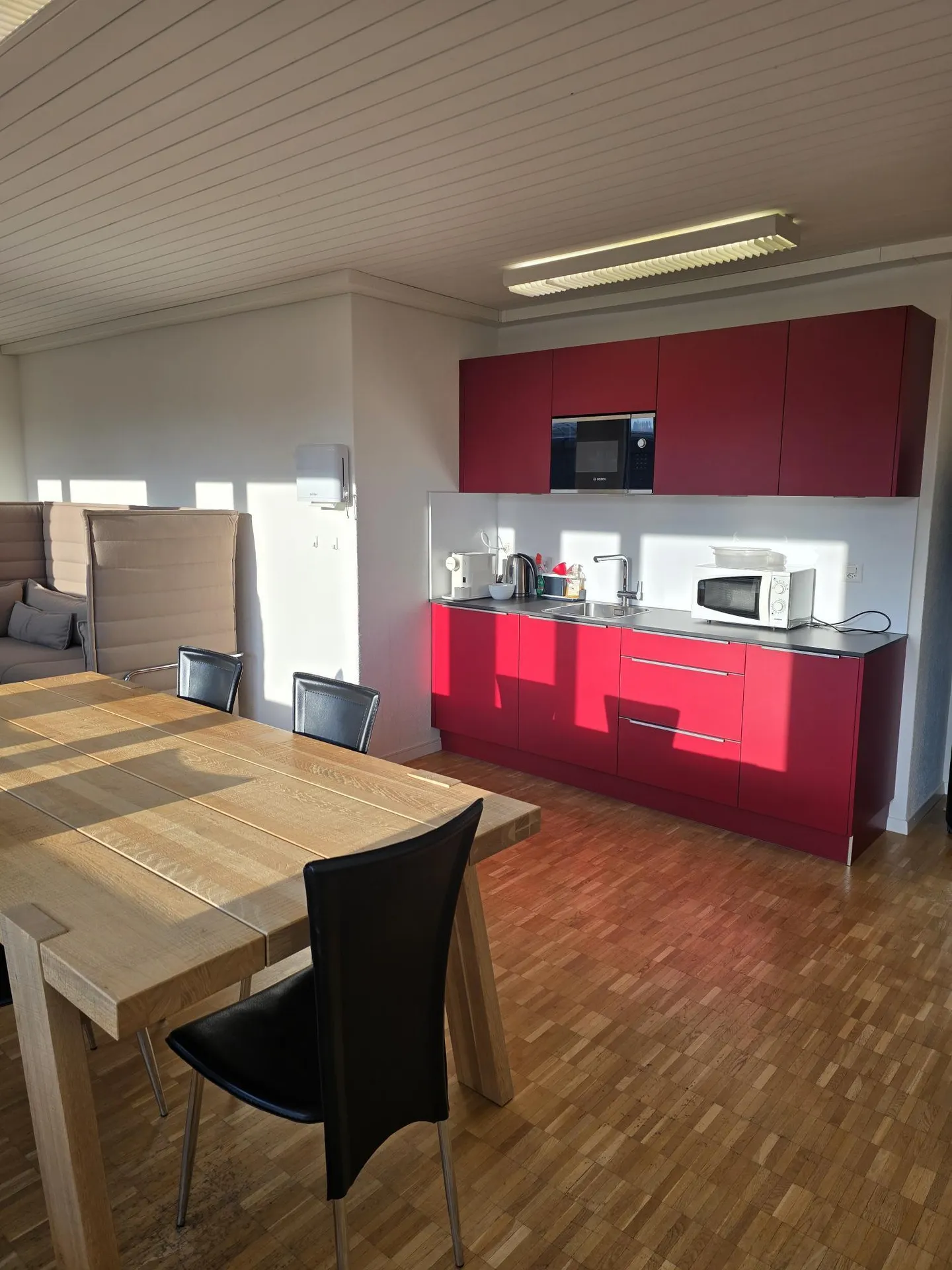 Uffici luminosi in una posizione privilegiata - benvenuti nel quartiere Silbern! - Foto 2 di 9