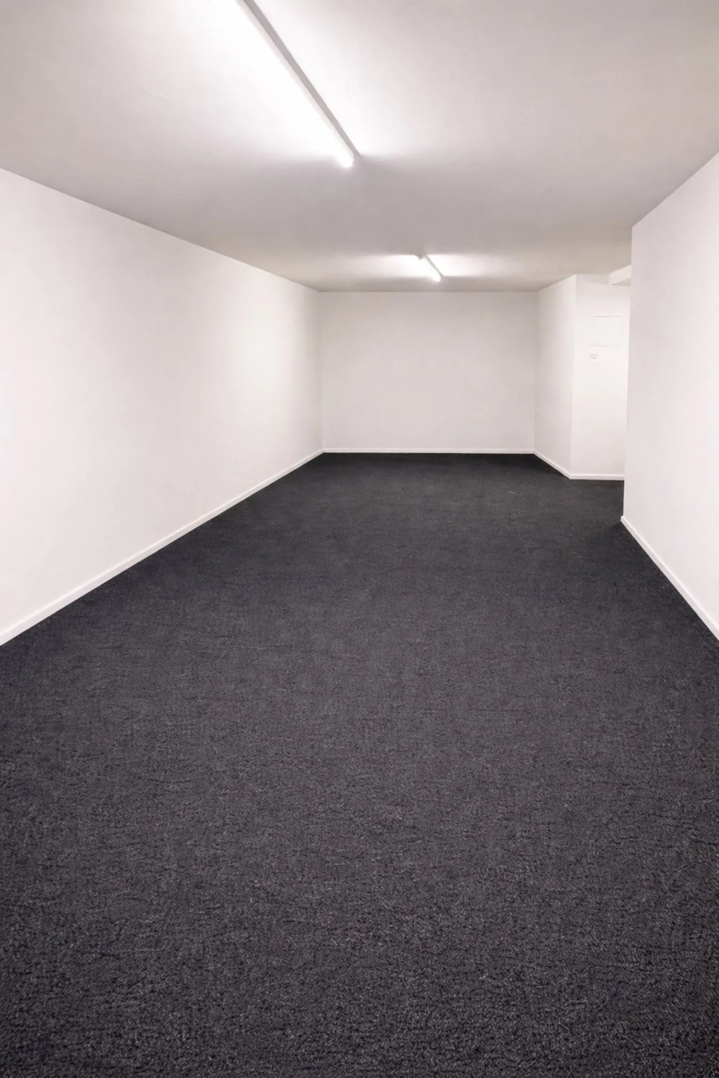 Modern office space (44.4 m²) in a central location - Photo 2 of 5