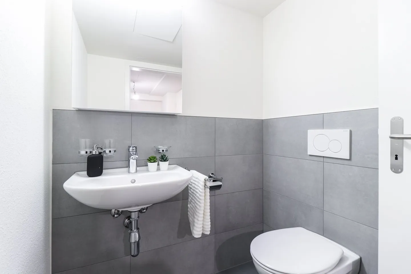 Modern office space (44.4 m²) in a central location - Photo 3 of 5
