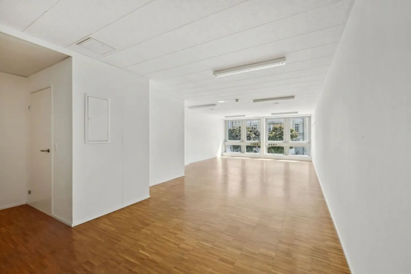 Flexible rental space at Spalenring! - Photo 2 of 8