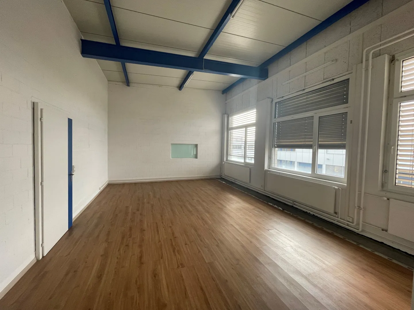Ufficio modulare al 1° piano con accesso separato - flessibile, situato in una zona tranquilla - Foto 3 di 4