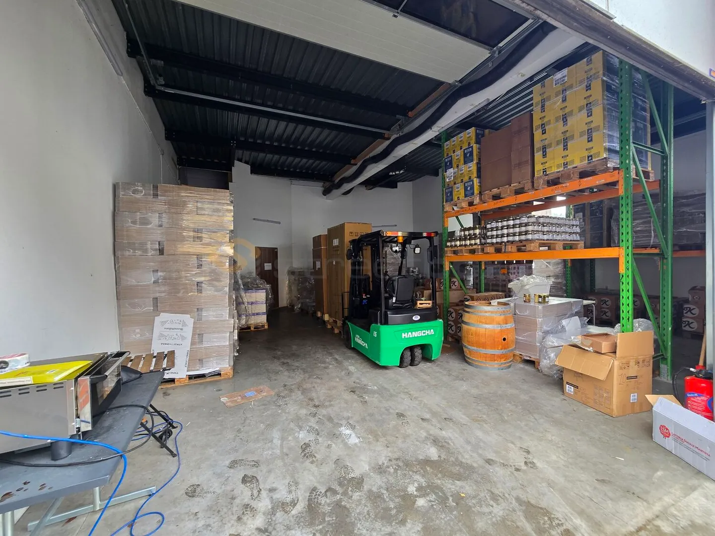 Streetbox quadruplo di 460 m2 molto ben posizionato! - Foto 2 di 9