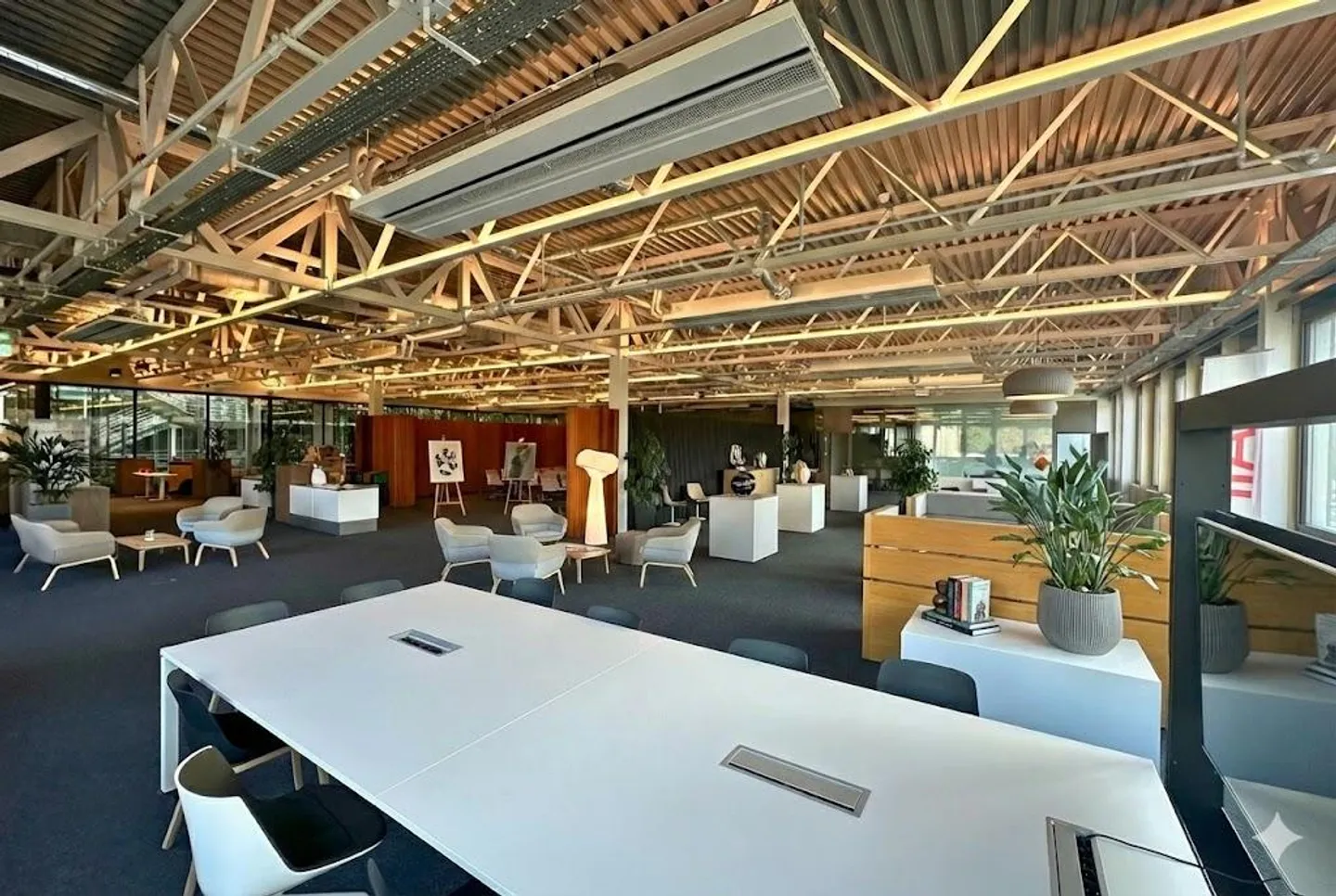 Bureaux Plug & Play 700 m² - Photo 3 sur 11