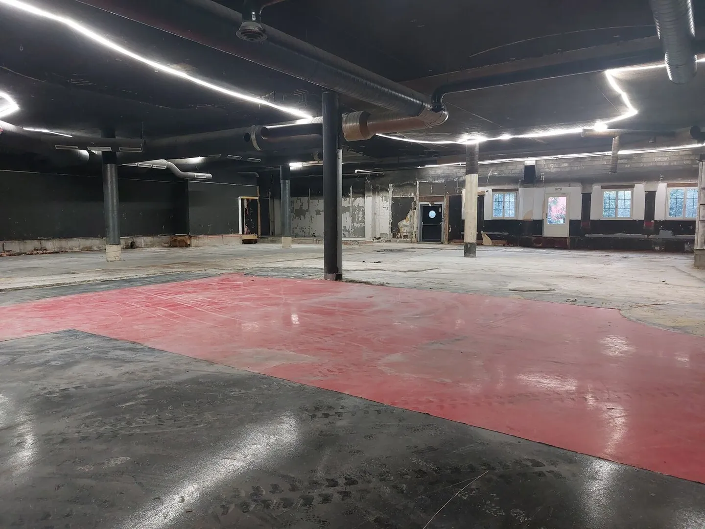 Propriété commerciale - Grand potentiel - Bon emplacement avec visibilité - Photo 3 sur 4