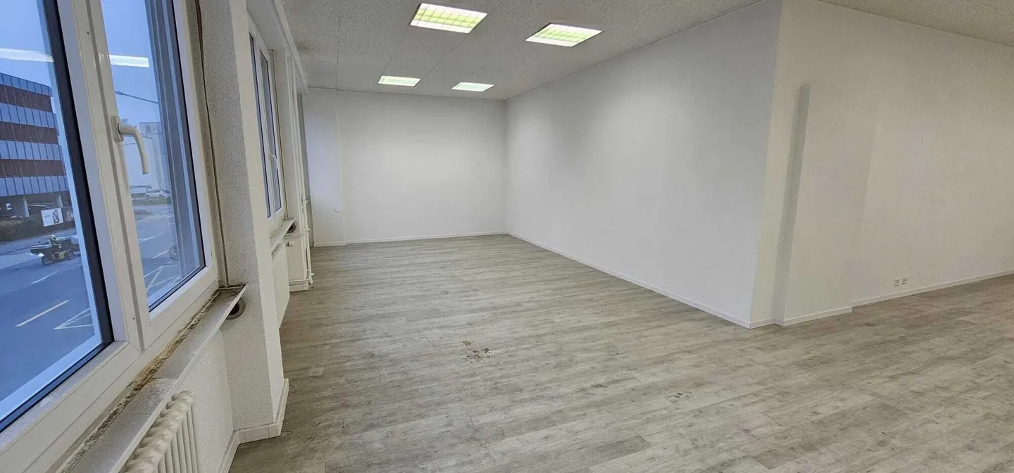 Commercial space/office 65 m² for rent - 1st floor - Photo 3 of 4