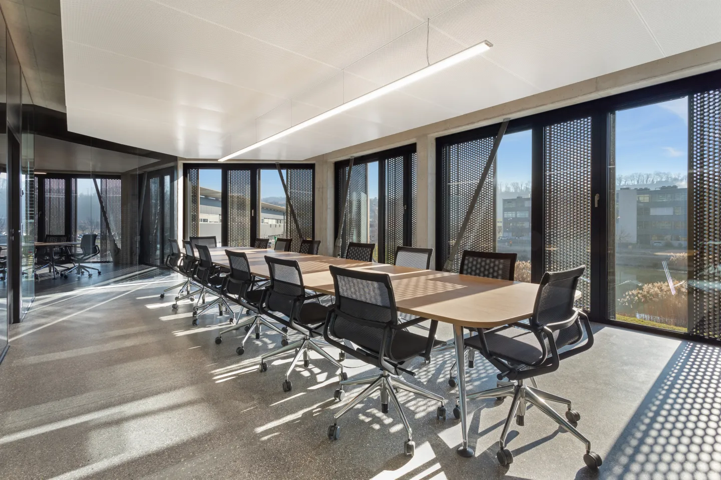 Modern Office Space in Y-Parc - Photo 4 of 7