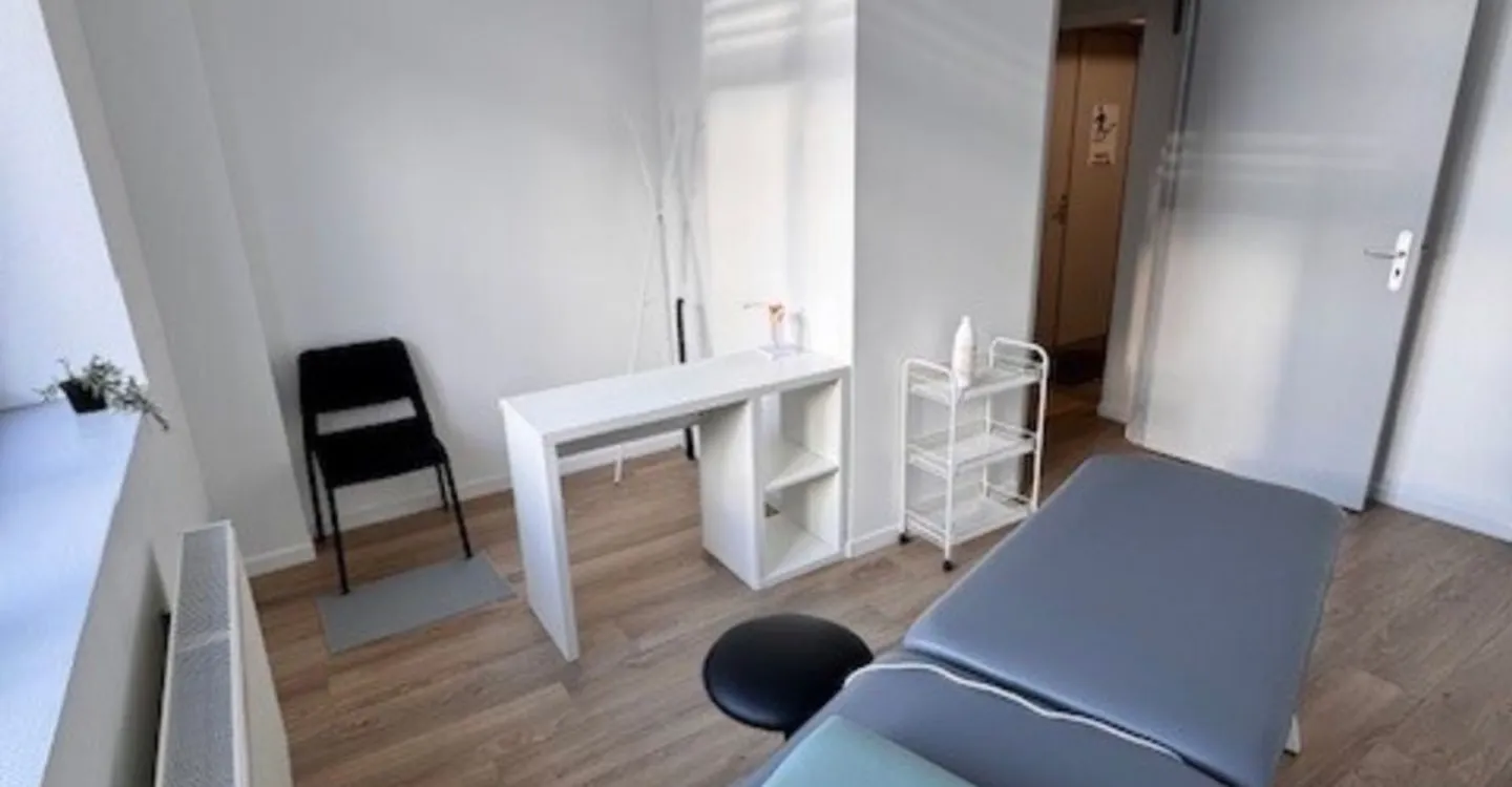 Bureau Charmant à Louer - Photo 2 sur 8