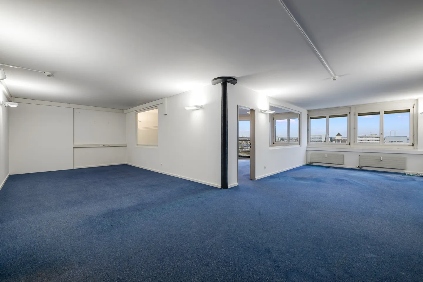 Bureaux prêts à emménager avec vue de rêve - travailler directement sur le Rhin - Photo 2 sur 6