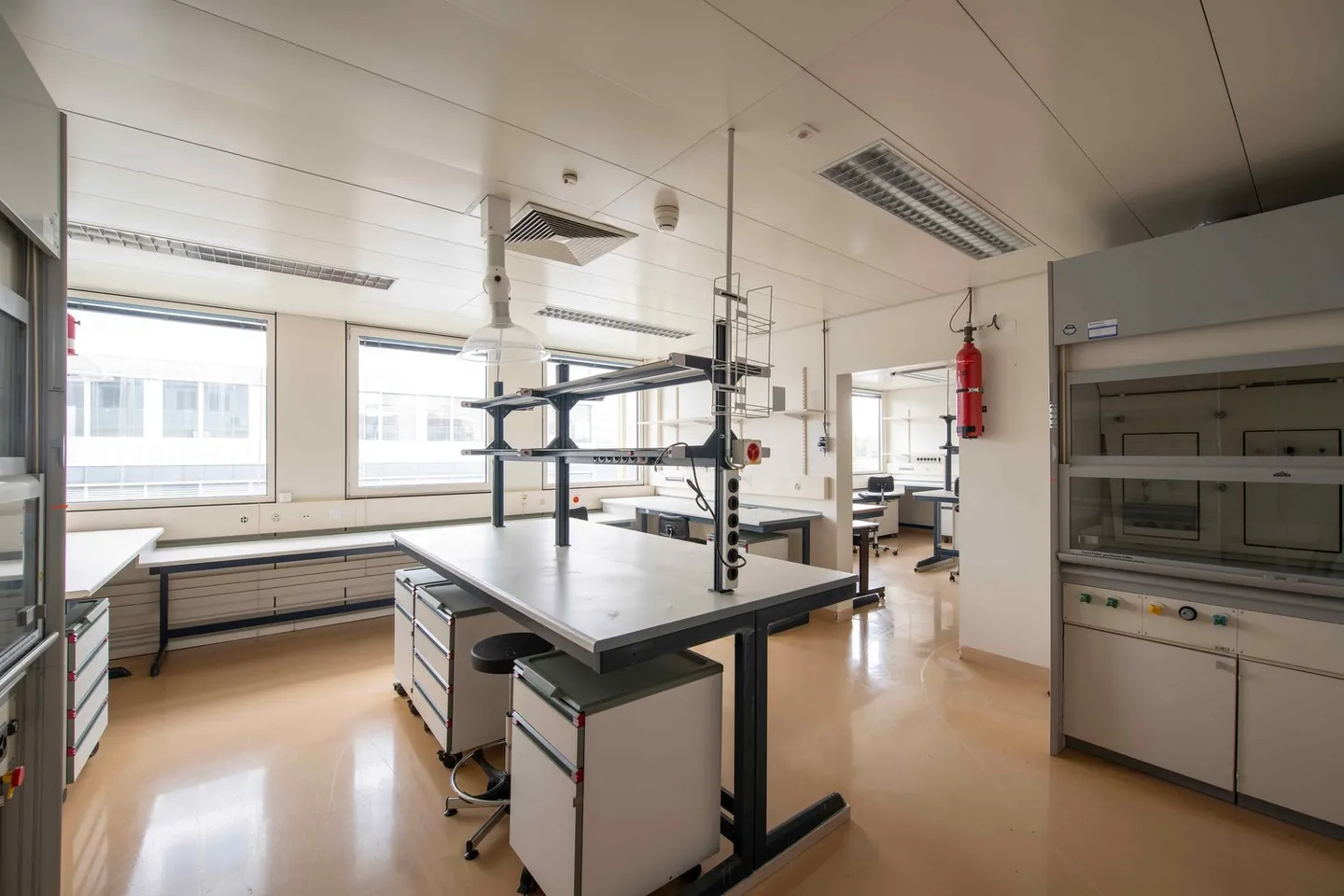 Laboratory Space in Plan-les-Ouates – CTN 14 – 2nd Floor: approx. 980 m² - Photo 1 of 3