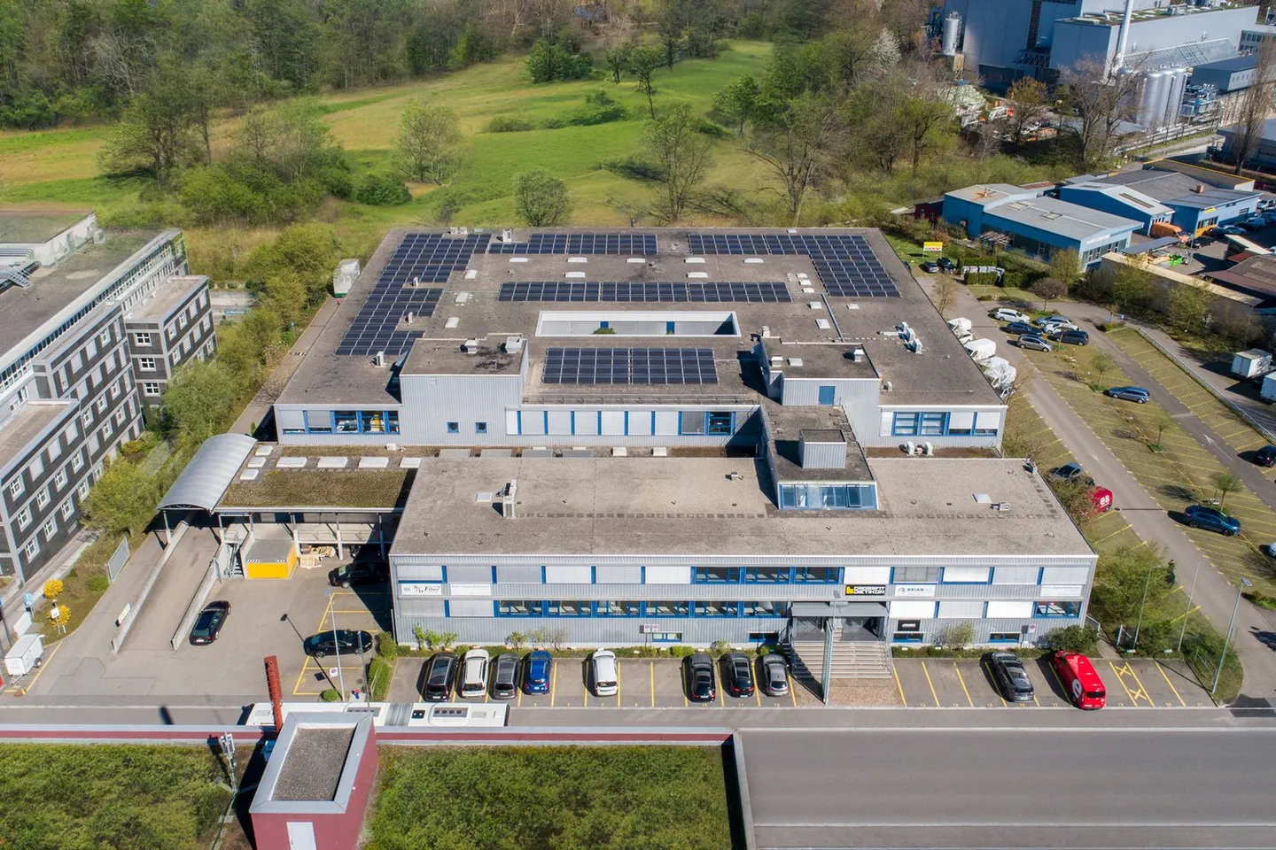 Modern commercial spaces / office / storage in a central location in Dietikon - Photo 1 of 9