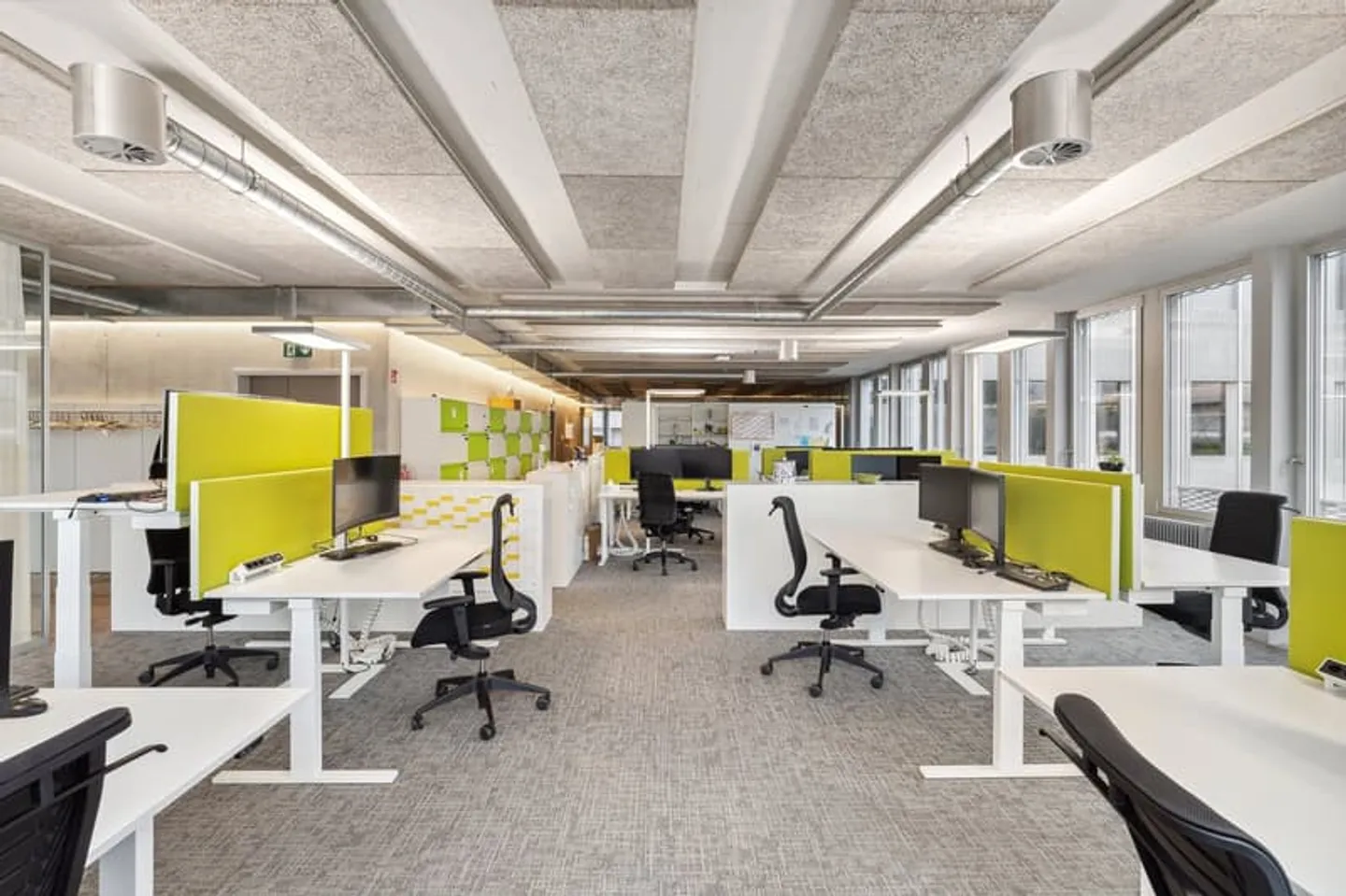 Working with Quality – Modern Office Spaces in Köniz - Photo 8 of 13