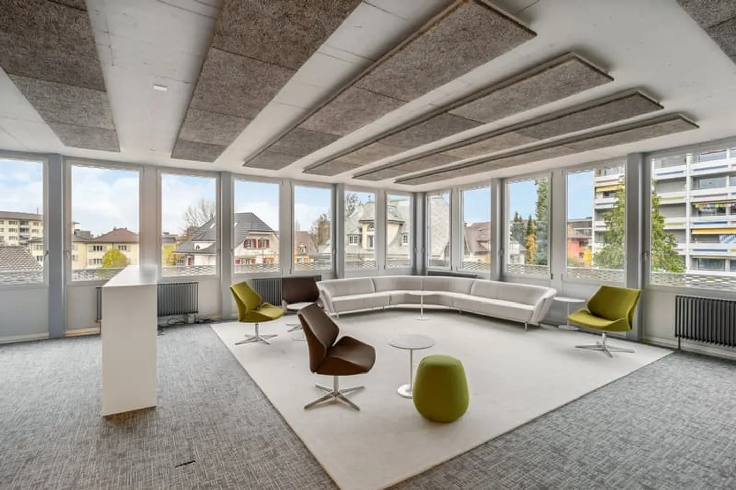 More Space. More Opportunities. Office & Practice Spaces in Köniz - Photo 2 of 13
