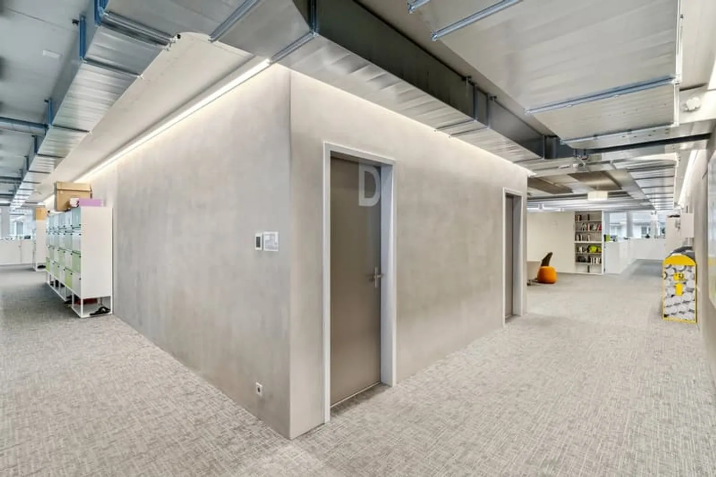 More Space. More Opportunities. Office & Practice Spaces in Köniz - Photo 11 of 13