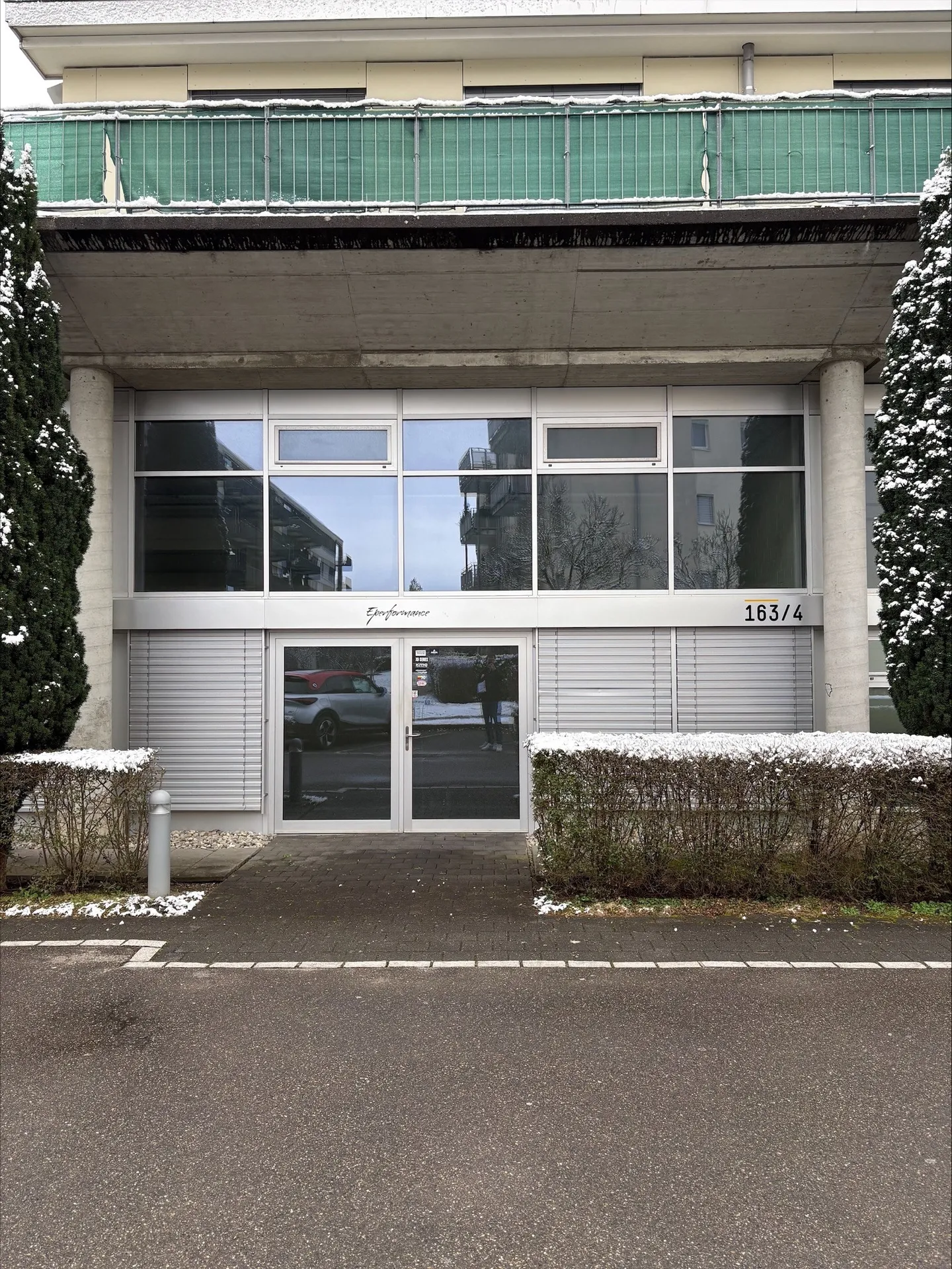 We are renting an office space in Regensdorf - Photo 2 of 4