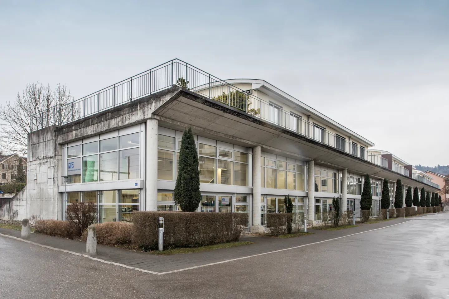 We are renting an office space in Regensdorf - Photo 1 of 4
