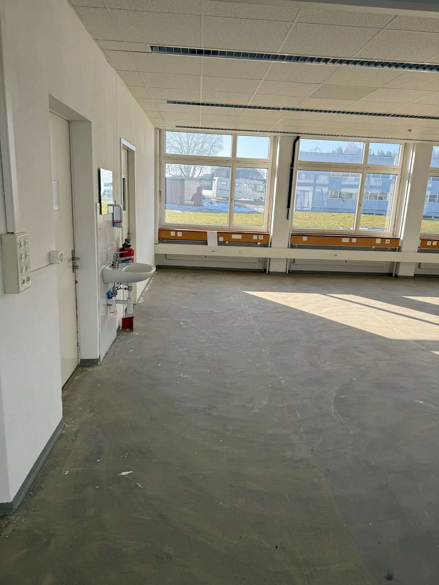 Spazio commerciale in affitto - Foto 4 di 6