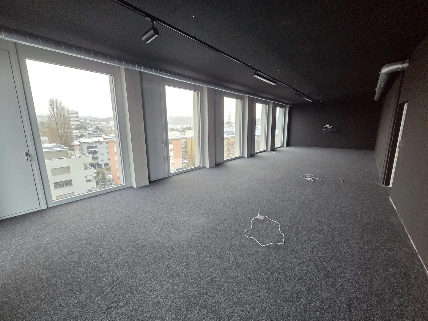 Bureau dans l'éco-quartier - Photo 2 sur 3
