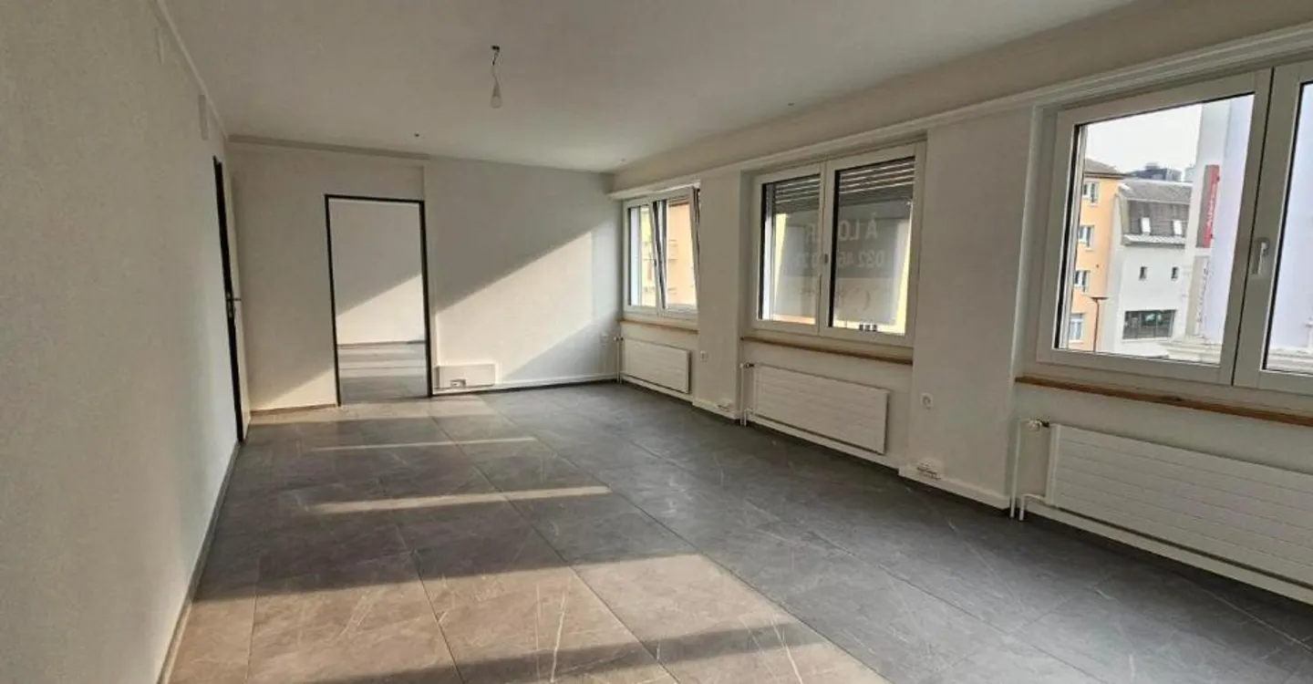 Gemischt genutztes Gebäude 3 Zimmer - Foto 8 von 8