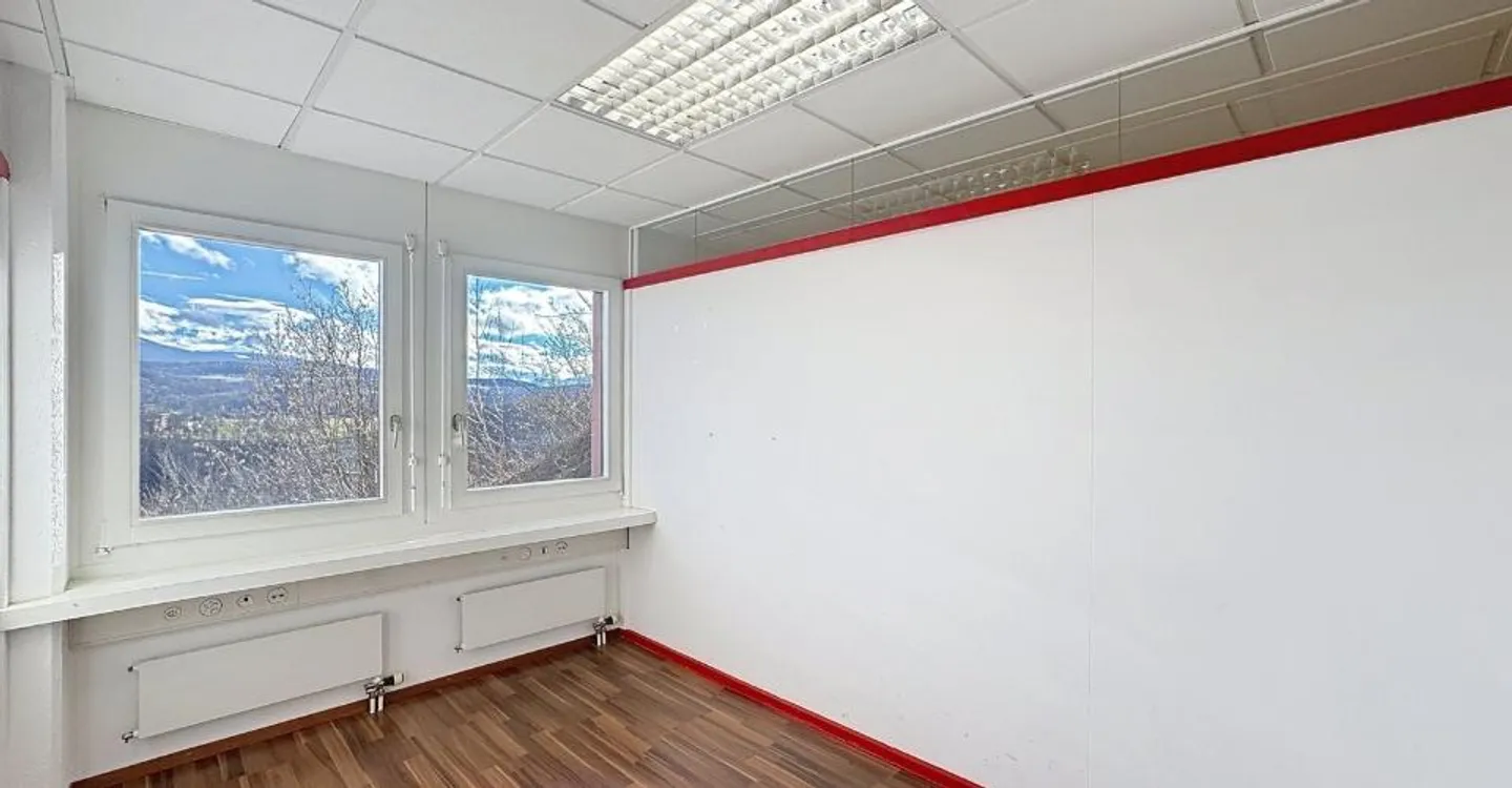 Commercial Space - Photo 3 of 6