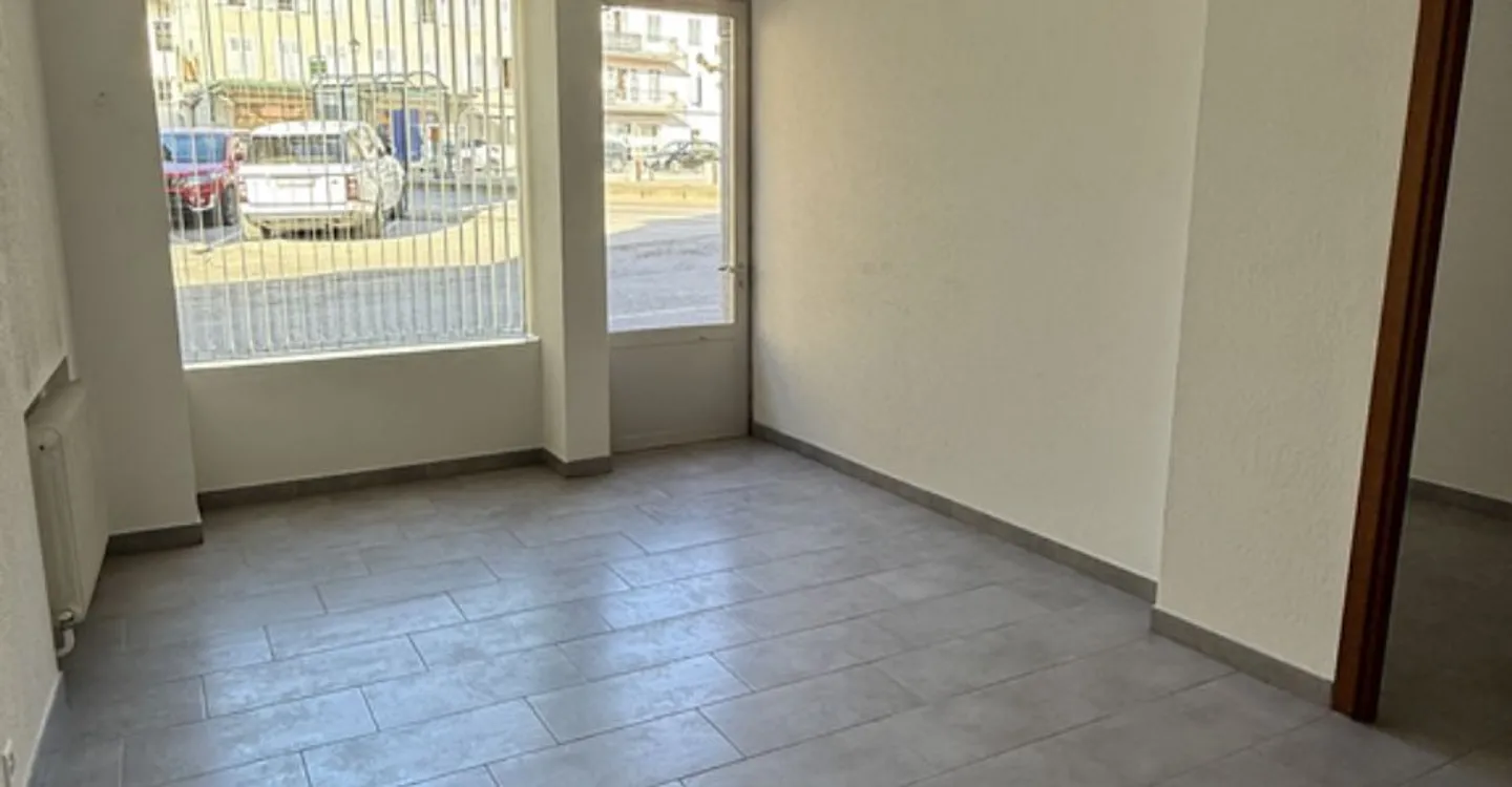 Espace Commercial avec Vitrine - Photo 4 sur 7