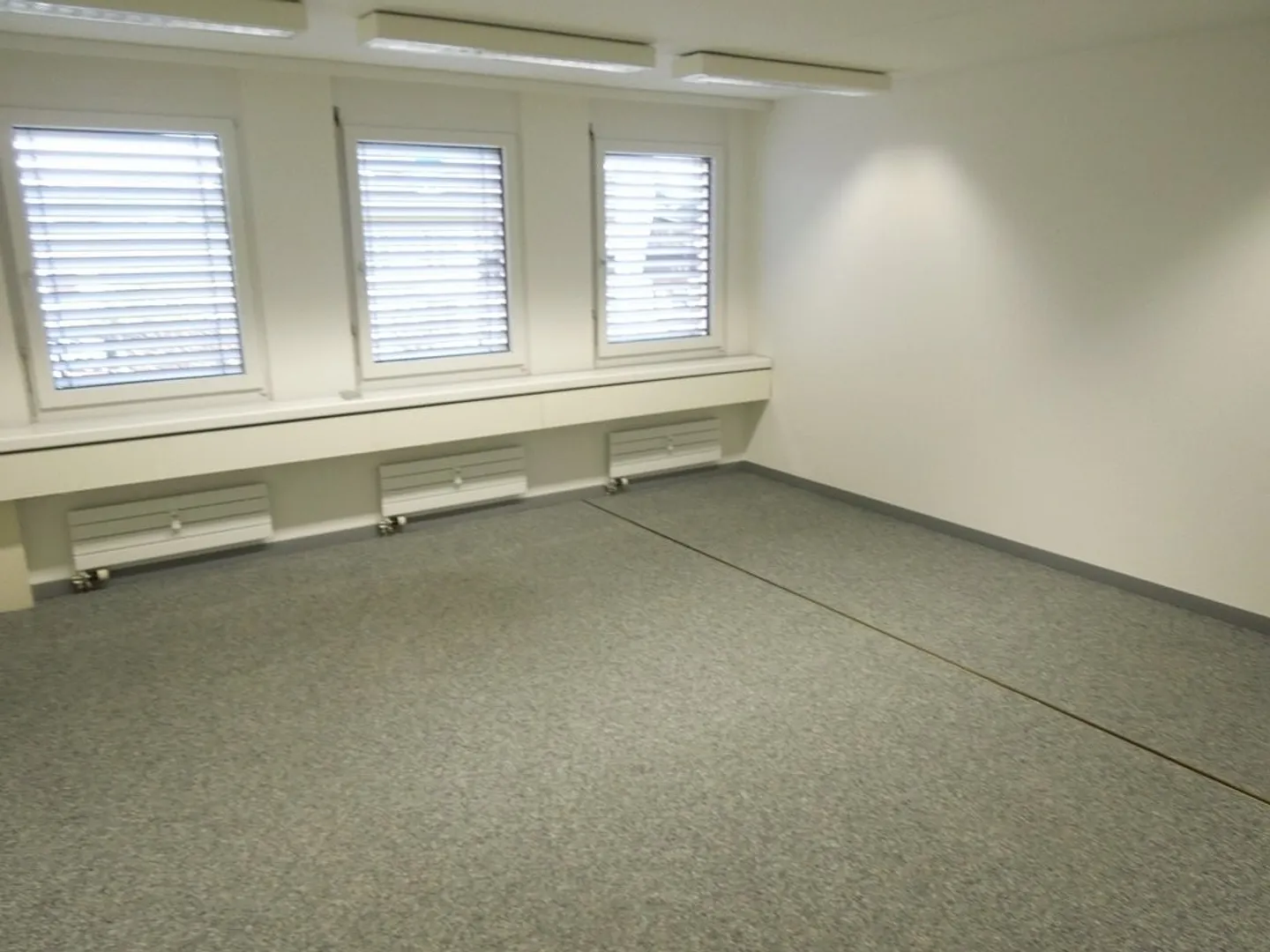 Zentrale Bürofläche in Muttenz - Foto 4 von 5