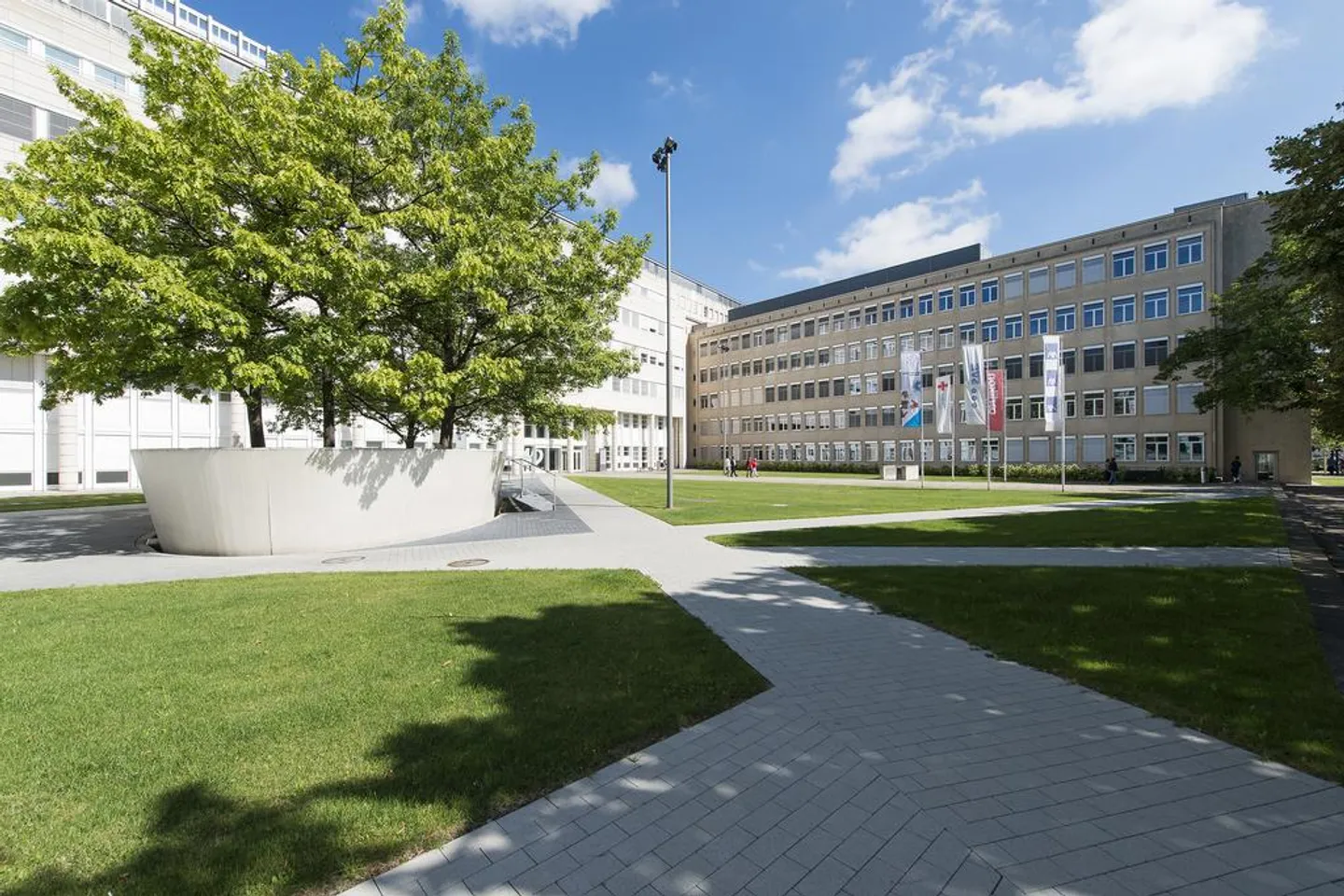Your new office at Winterthur train station! - Photo 1 of 1