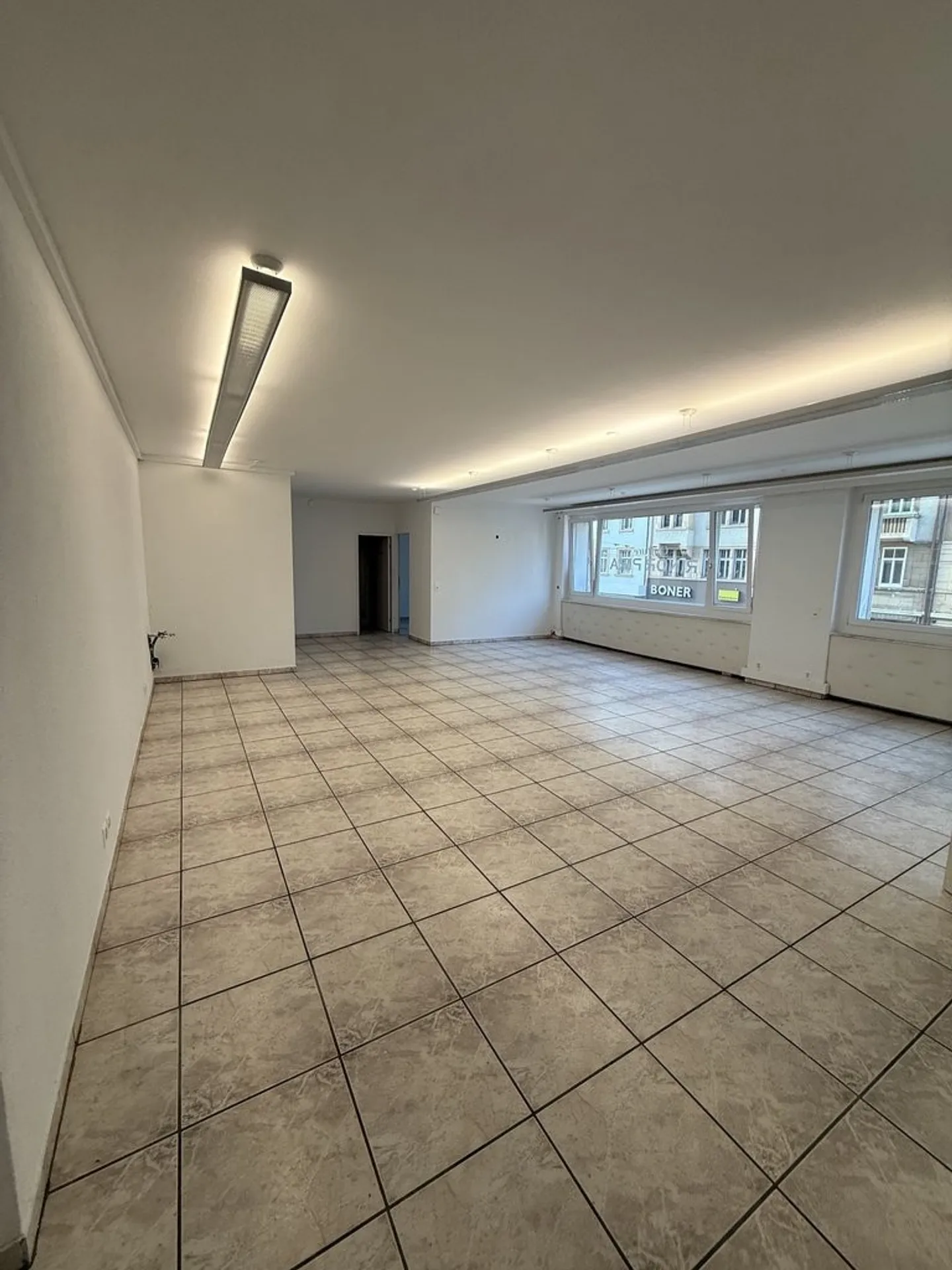 Gewerbefläche im Herzen von Kleinbasel mit Parkmöglichkeiten - Foto 2 di 5