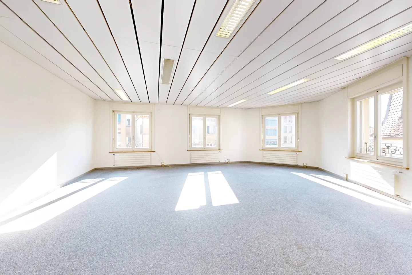 Suchen Sie einen Arbeitsplatz im Stadtzentrum von Neuenburg? - Foto 11 von 12