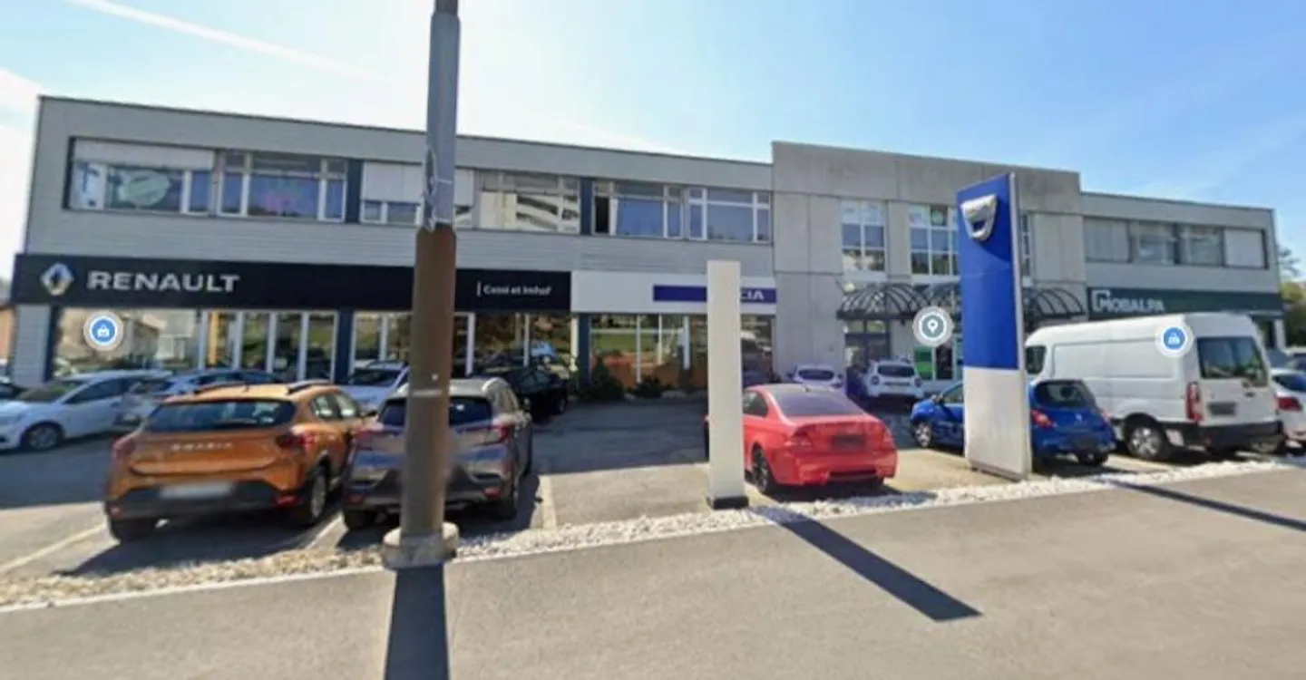 Place de Parking Sécurisée - Photo 3 sur 3