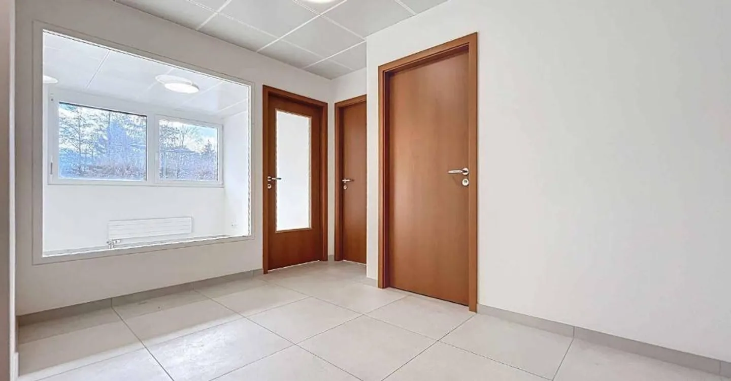 Espace Commercial dans un Quartier Dynamique - Photo 5 sur 13