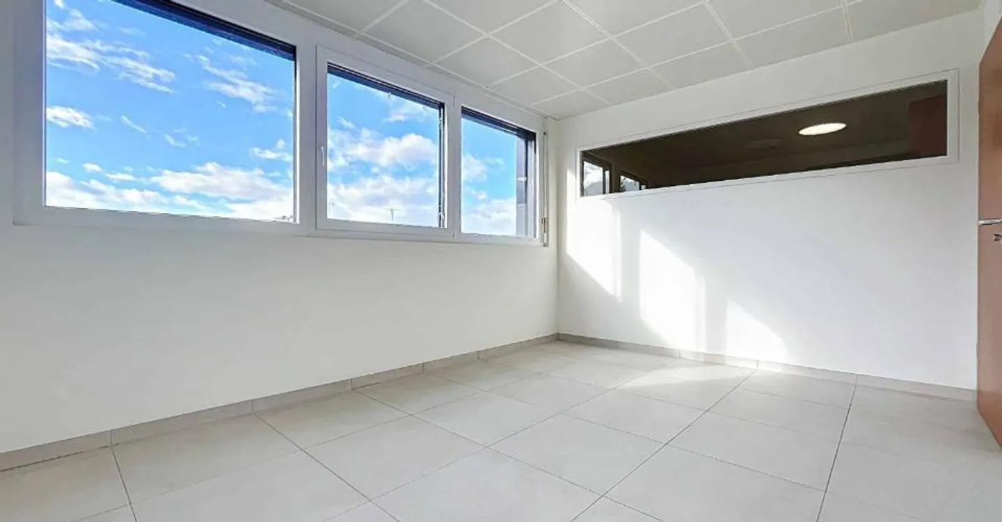 Espace Commercial dans un Quartier Dynamique - Photo 9 sur 13