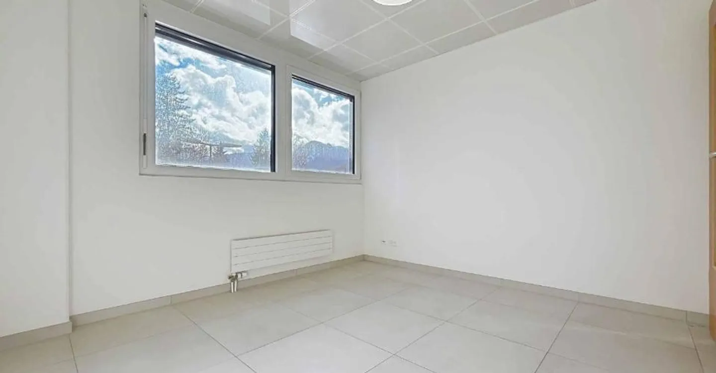Espace Commercial dans un Quartier Dynamique - Photo 12 sur 13