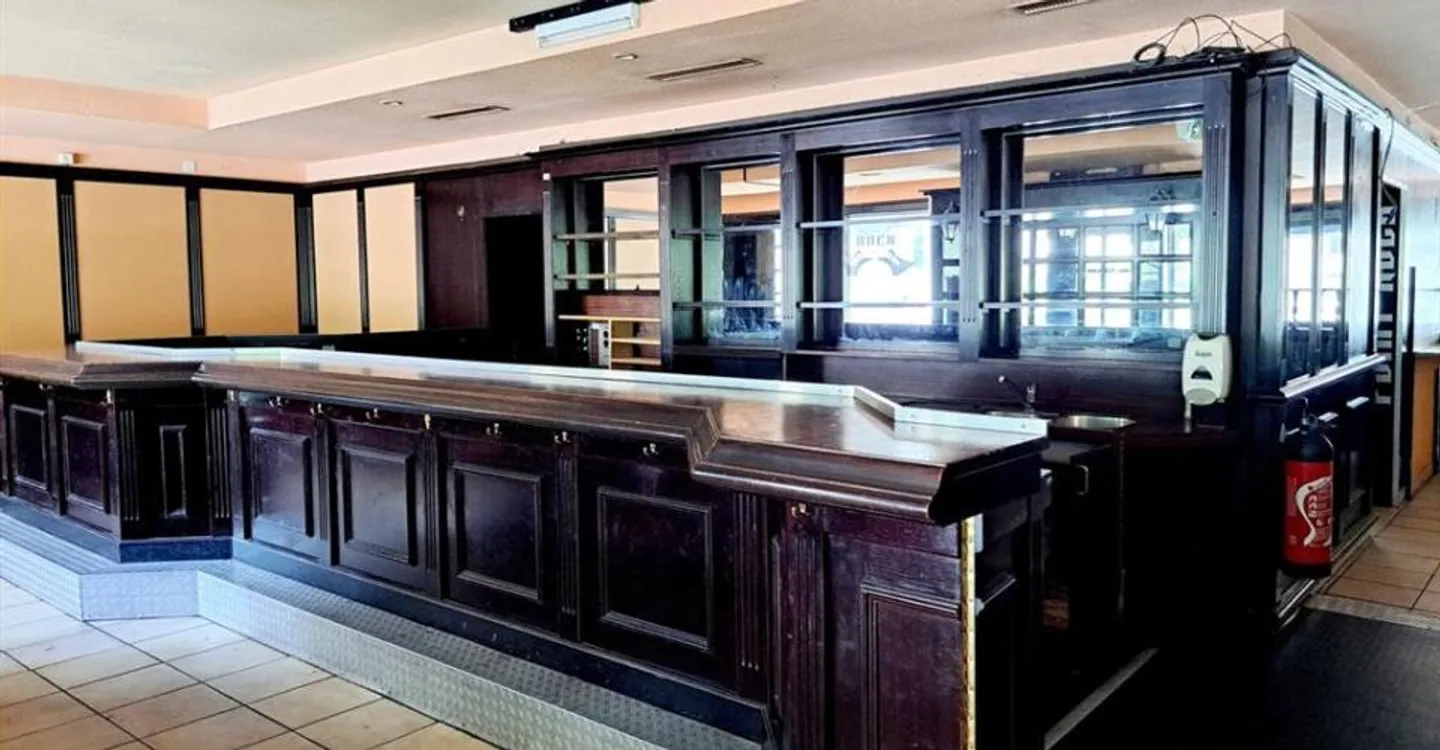 Espace Commercial avec Terrasse - Photo 3 sur 9