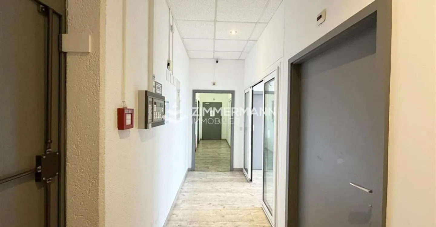 Commerce - Photo 9 of 10
