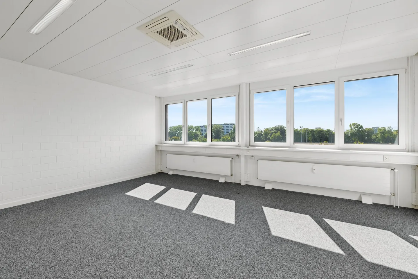 Flexible Büroflächen mit Atrium - Foto 5 von 7