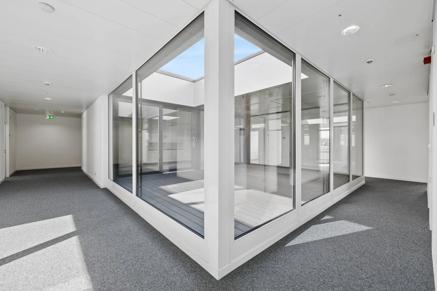 Flexible Büroflächen mit Atrium - Foto 4 von 9