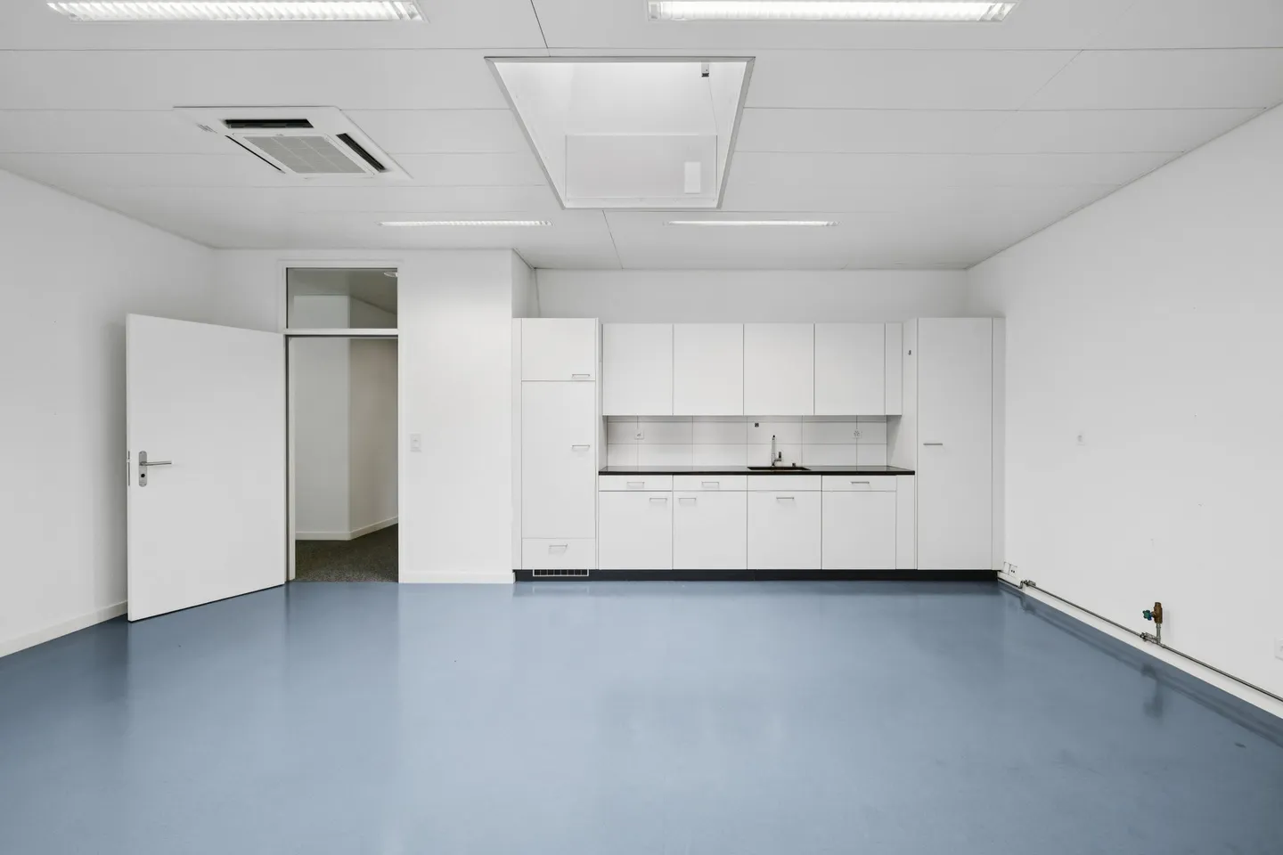 Flexible Büroflächen mit Atrium - Foto 8 von 9