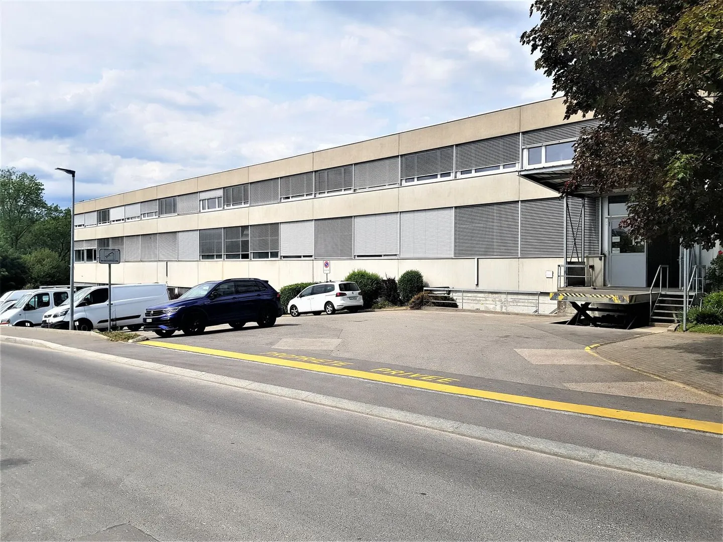 Atelier à partir de 78 m² à louer – Stockage / Atelier - Photo 2 sur 11