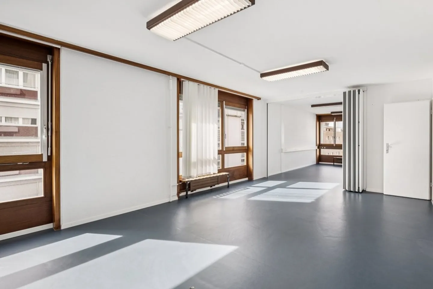 À LOUER - SURFACE DE BUREAUX DE 198 m2 À LAUSANNE - Foto 5 di 10