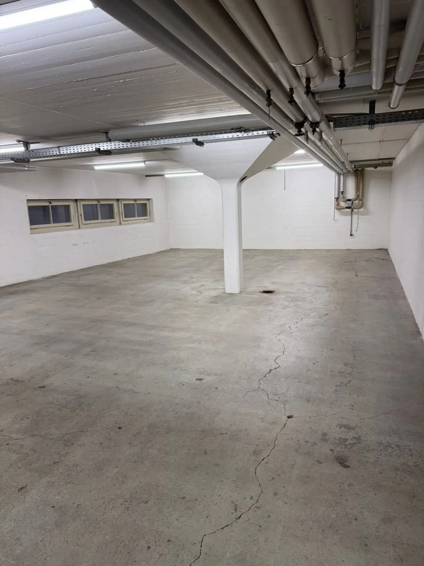 Spacious storage area in an attractive location - Photo 5 of 5