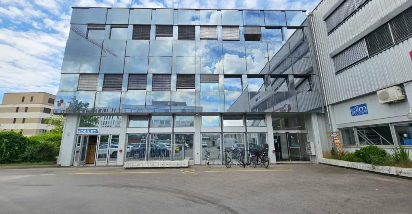 Espace de stockage spacieux à Renens - Photo 2 sur 7