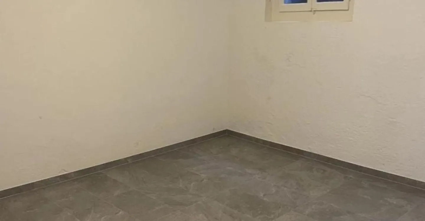 5-room commercial space - Photo 8 of 9