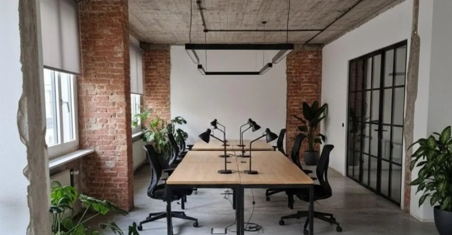 Bureau - Foto 1 von 5
