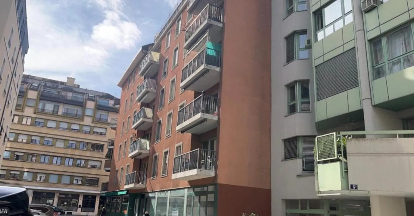 Espace Commercial Contemporain - Photo 1 sur 8